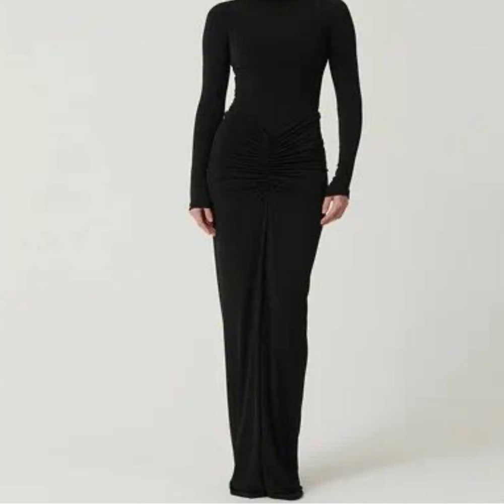 Elegant Black Long Sleeve Dress